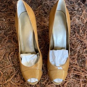 ✨ Y2K MOCHA PUMP HEELS ✨